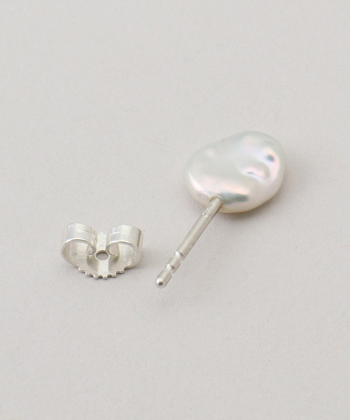 JOURNAL STANDARD(ジャーナルスタンダード)の「【MUSSELS AND MUSCLES/マッソーズアンドマッソーズ 】KESHI PEARL EARSTUD(ピアス(片耳用)・レディース・シルバー・FREE)」の3枚目の写真