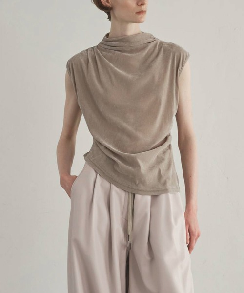 WILLFULLY(ウィルフリー)の「stretch sheer velour bottle neck no sleeve tops(その他トップス・レディース・ダークブラウン/チャコール/グレイッシュベージュ・FREE)」の3枚目の写真