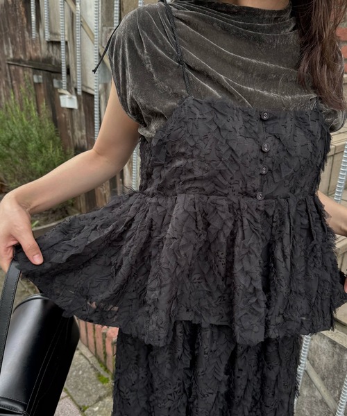 WILLFULLY(ウィルフリー)の「stretch sheer velour bottle neck no sleeve tops(その他トップス・レディース・ダークブラウン/チャコール/グレイッシュベージュ・FREE)」の7枚目の写真