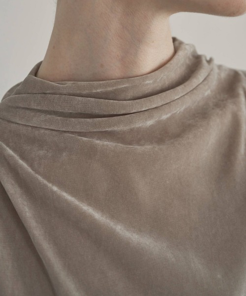 WILLFULLY(ウィルフリー)の「stretch sheer velour bottle neck no sleeve tops(その他トップス・レディース・ダークブラウン/チャコール/グレイッシュベージュ・FREE)」の10枚目の写真