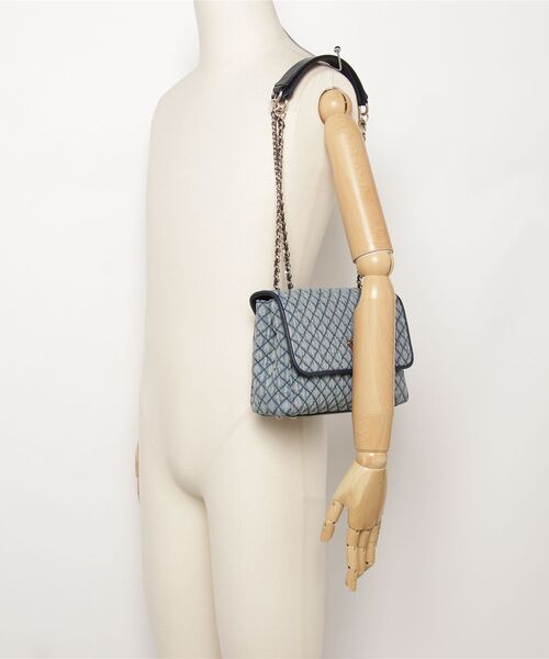 Guess(ゲス)の「GIULLY II Convertible Flap ショルダーバッグ(ショルダーバッグ・レディース・インディゴブルー・ONE SIZE)」の16枚目の写真