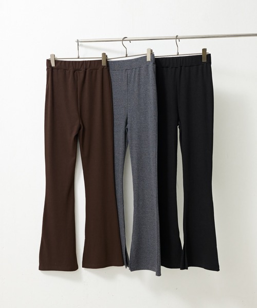 en CAnAF(エンカナフ)の「【楽ちんなのに美脚見え】カットリブフレアパンツ(その他パンツ・レディース・ブラック・フリー)」の2枚目の写真