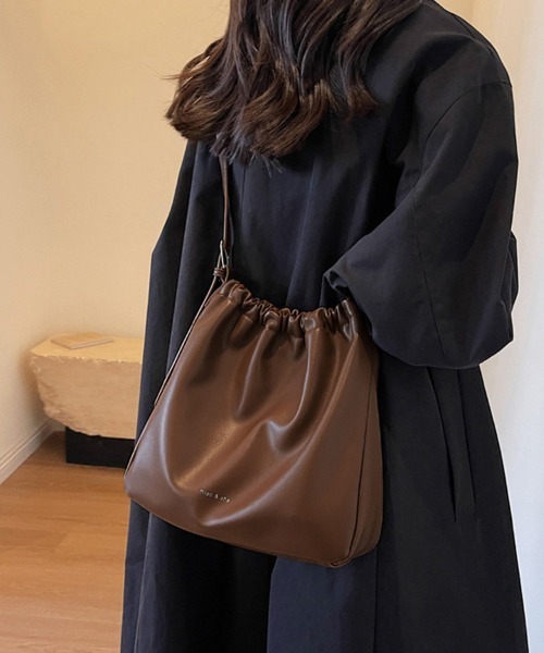 ReRe（リリ）の「ギャザーフェイクレザーワンショルダーバッグ（ショルダーバッグ・レディース・ブラウン/ベージュ/ブラック・FREE）」の14枚目の写真
