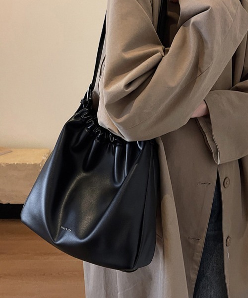 ReRe（リリ）の「ギャザーフェイクレザーワンショルダーバッグ（ショルダーバッグ・レディース・ブラウン/ベージュ/ブラック・FREE）」の8枚目の写真