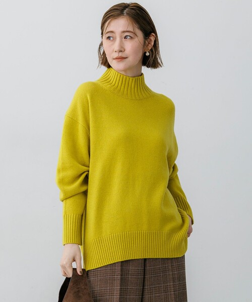 23区 S(ニジュウサンクチイサイサイズ)の「カシミヤブレンド ハイネック ニット(ニット/セーター・レディース・イエロー系/グレー系/ホワイト系/ダルブルー系/ワイン系/スカイブルー系/レッド系/ベージュ系・32)」の6枚目の写真