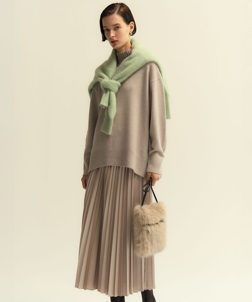 23区 S(ニジュウサンクチイサイサイズ)の「カシミヤブレンド ハイネック ニット(ニット/セーター・レディース・イエロー系/グレー系/ホワイト系/ダルブルー系/ワイン系/スカイブルー系/レッド系/ベージュ系・32)」の18枚目の写真