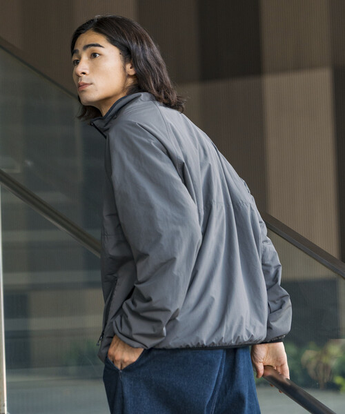 FREAK'S STORE(フリークスストア)の「限定展開 リラックスフィット ナイロン フリース リバーシブルブルゾン(ブルゾン・メンズ・レオパード/ベージュ/その他/チャコールグレー/ネイビー/ブラック/オリーブ・SMALL/MEDIUM/LARGE/X-LARGE)」の9枚目の写真