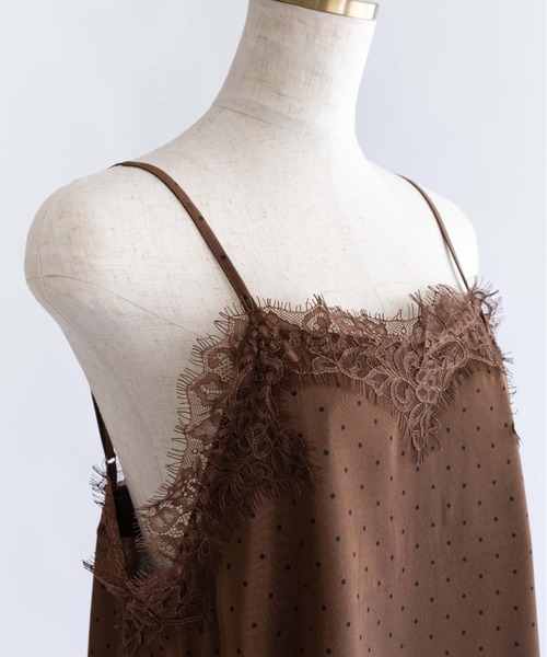 EN NEUME(エンノイム)の「Polka Dot Satin Lace Cami Dress(ワンピース・レディース・ベージュ/ブラック/アイボリー/ブラウン・FREE)」の21枚目の写真