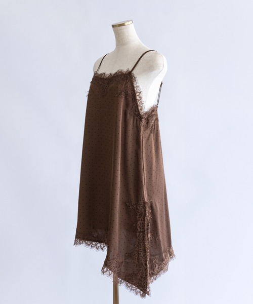 EN NEUME(エンノイム)の「Polka Dot Satin Lace Cami Dress(ワンピース・レディース・ベージュ/ブラック/アイボリー/ブラウン・FREE)」の18枚目の写真