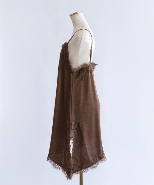 EN NEUME(エンノイム)の「Polka Dot Satin Lace Cami Dress(ワンピース・レディース・ベージュ/ブラック/アイボリー/ブラウン・FREE)」の19枚目の写真