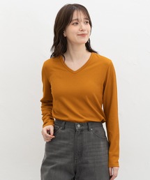 VネックTシャツ