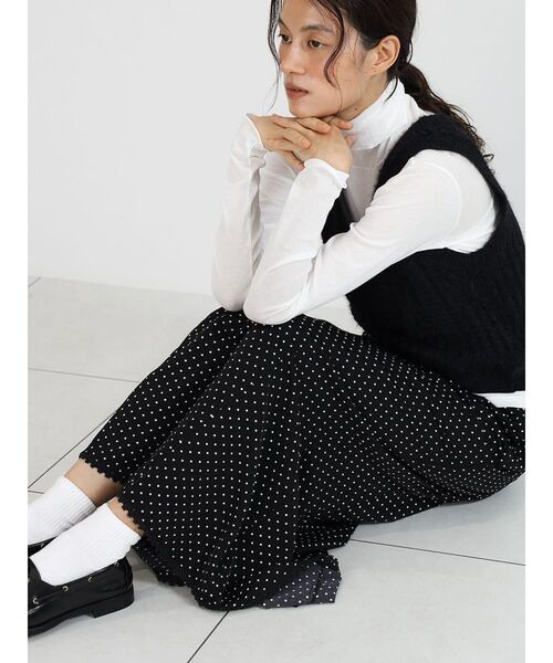 FIKA.(フィーカ)の「Dot lace trim skirt(スカート・レディース・ダークブラウン/ブラック/ベージュ・MEDIUM)」の1枚目の写真