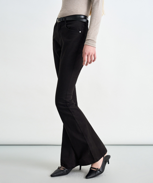 COSTUMEOCLOCK WOMAN(カスタムオクロック ウーマン)の「スリムミッドライズフレア チノパンツ ブラック COWPT011BLACK(その他パンツ・レディース・その他・X-SMALL/SMALL/MEDIUM/LARGE)」の2枚目の写真
