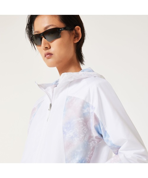 OAKLEY(オークリー)の「オークリー RADIANT SUPPLE JKT 10.0/ジャケット/スポーツ・トレーニング/レディース/OAKLEY(ナイロンジャケット・レディース・パープル/ホワイト/ブラック・L/XS/S/M)」の16枚目の写真