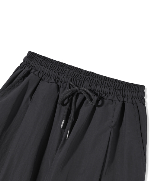 PIANER(ピアネール)の「ナイロンワンタックSTRINGパンツ(チャコール)(スウェットパンツ・レディース・チャコール・MEDIUM/LARGE/X-LARGE)」の8枚目の写真