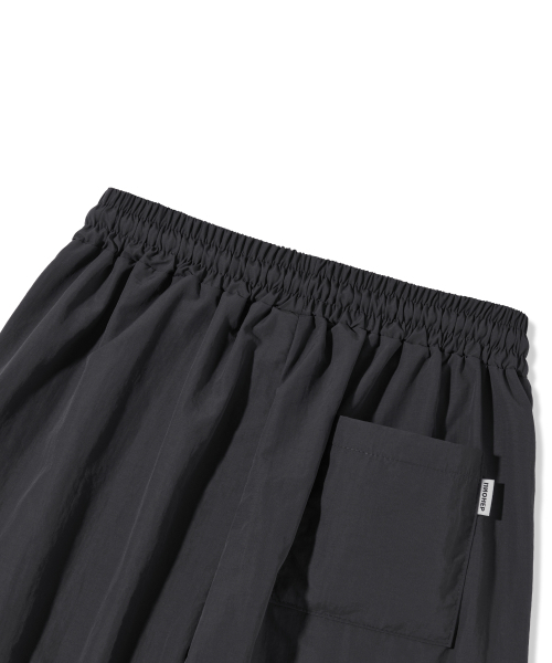PIANER(ピアネール)の「ナイロンワンタックSTRINGパンツ(チャコール)(スウェットパンツ・レディース・チャコール・MEDIUM/LARGE/X-LARGE)」の10枚目の写真