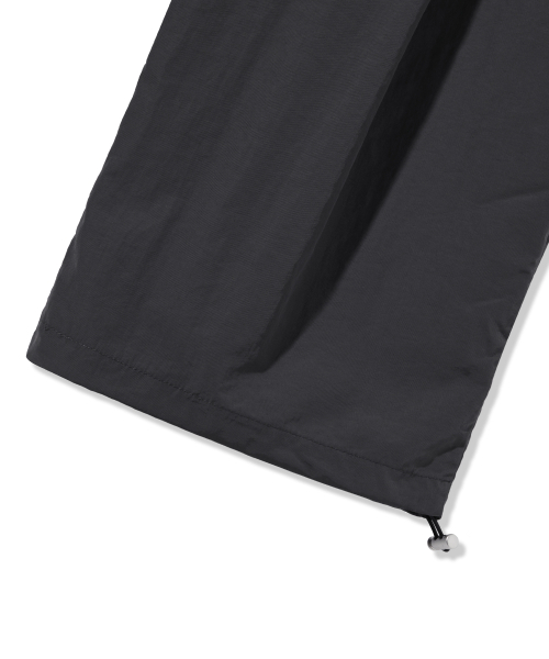 PIANER(ピアネール)の「ナイロンワンタックSTRINGパンツ(チャコール)(スウェットパンツ・レディース・チャコール・MEDIUM/LARGE/X-LARGE)」の11枚目の写真