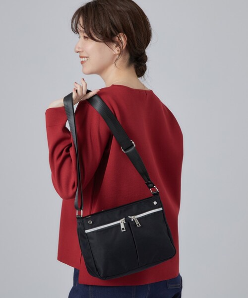 SHOO・LA・RUE(シューラルー)の「【撥水】8ポケットショルダーバッグ(ショルダーバッグ・レディース・ベージュ/ブラック/ライトパープル・00)」の1枚目の写真