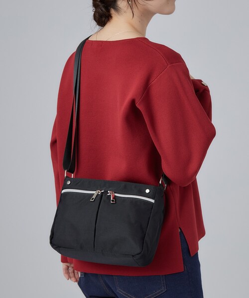 SHOO・LA・RUE(シューラルー)の「【撥水】8ポケットショルダーバッグ(ショルダーバッグ・レディース・ベージュ/ブラック/ライトパープル・00)」の4枚目の写真