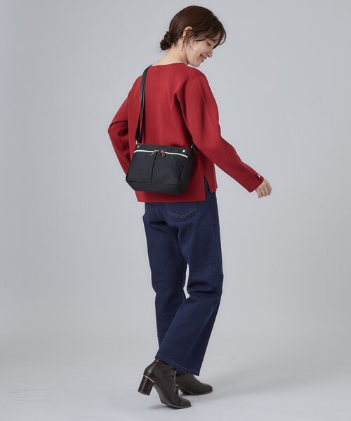 SHOO・LA・RUE(シューラルー)の「【撥水】8ポケットショルダーバッグ(ショルダーバッグ・レディース・ベージュ/ブラック/ライトパープル・00)」の5枚目の写真