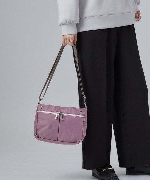 SHOO・LA・RUE(シューラルー)の「【撥水】8ポケットショルダーバッグ(ショルダーバッグ・レディース・ベージュ/ブラック/ライトパープル・00)」の8枚目の写真