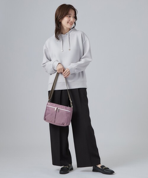 SHOO・LA・RUE(シューラルー)の「【撥水】8ポケットショルダーバッグ(ショルダーバッグ・レディース・ベージュ/ブラック/ライトパープル・00)」の9枚目の写真