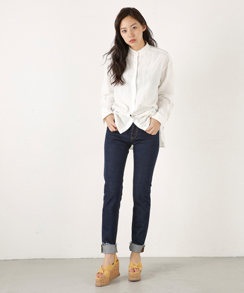 MOUSSY(マウジー)の「WAIST FIT STRAIGHT(デニムパンツ・レディース・ワンウォッシュ/ブラック・23inch/24inch/25inch/27inch/26inch)」の2枚目の写真