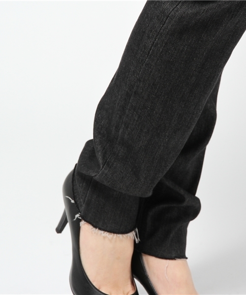 MOUSSY(マウジー)の「WAIST FIT STRAIGHT(デニムパンツ・レディース・ワンウォッシュ/ブラック・23inch/24inch/25inch/27inch/26inch)」の4枚目の写真