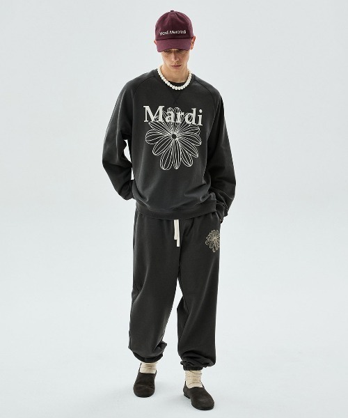 Mardi Mercredi(マルディメクルディ)の「【JEONGHAN着用】【UNISEX】JOGGER PANTS LA FLEUR PIGMENT WASHING / ユニセックス ジョガー パンツ ラ フルール ピグメント ウォッシング(スウェットパンツ・レディース・ブラック/レッド/ブルー/ネイビー・FREE)」の2枚目の写真