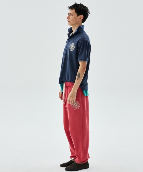 Mardi Mercredi(マルディメクルディ)の「【JEONGHAN着用】【UNISEX】JOGGER PANTS LA FLEUR PIGMENT WASHING / ユニセックス ジョガー パンツ ラ フルール ピグメント ウォッシング(スウェットパンツ・レディース・ブラック/レッド/ブルー/ネイビー・FREE)」の16枚目の写真