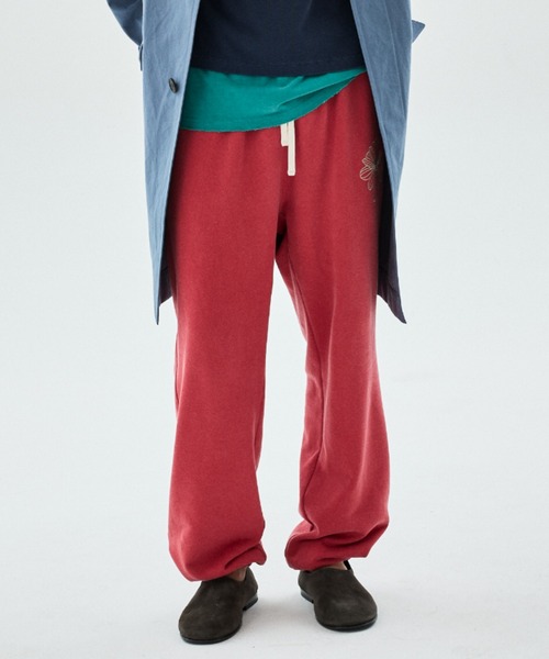 Mardi Mercredi(マルディメクルディ)の「【JEONGHAN着用】【UNISEX】JOGGER PANTS LA FLEUR PIGMENT WASHING / ユニセックス ジョガー パンツ ラ フルール ピグメント ウォッシング(スウェットパンツ・レディース・ブラック/レッド/ブルー/ネイビー・FREE)」の21枚目の写真