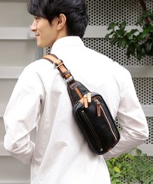 オティアス Otias / シュリンクレザーオイル仕上げヨコ型ボディバッグ