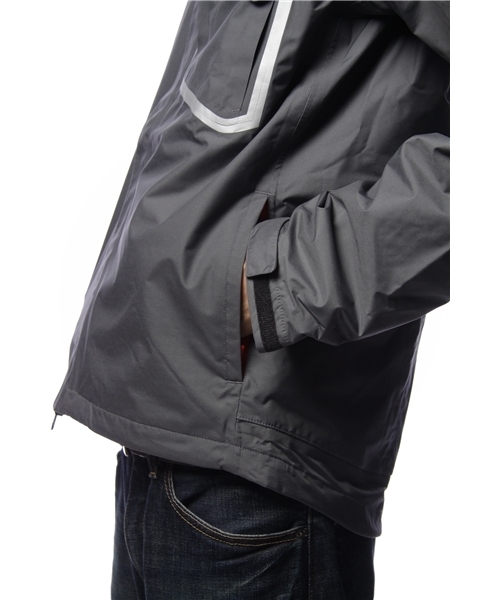 NIKE（ナイキ）の「SWJ STORM-FIT V ﾗｲﾃﾞｨﾝｸﾞｼﾞｬｹｯﾄ（ナイロン