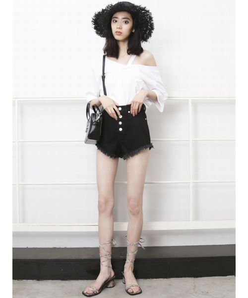 EMODA（エモダ）の「ハードヘムカットジャストウエストショートパンツ（デニムパンツ・レディース・ライトブルー/ブラック/インディゴブルー・SMALL/MEDIUM）」の11枚目の写真