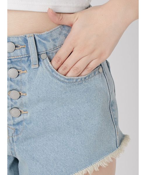 EMODA（エモダ）の「ハードヘムカットジャストウエストショートパンツ（デニムパンツ・レディース・ライトブルー/ブラック/インディゴブルー・SMALL/MEDIUM）」の20枚目の写真