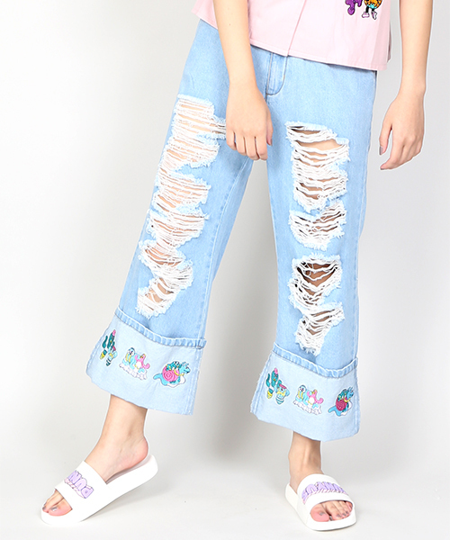 PUNYUS(プニュズ)の「折り返しクラッシュデニムパンツ(デニムパンツ・レディース・ライトインディゴブルー/インディゴブルー・1/2/3/4)」の2枚目の写真