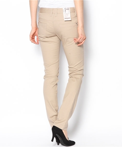 GIORDANO（ジョルダーノ）の「ローライズスリムテーパードチノ（チノパンツ・レディース・ダークベージュ/カーキ/グレー/ブラック/ブラウン・24inch/25inch/26inch/27inch/28inch/29inch/30inch/32inch）」の7枚目の写真