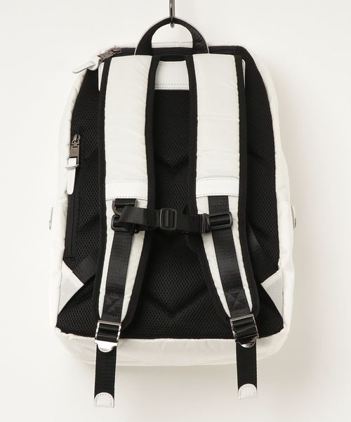 ARCHIVER（アーカイバ）の「【62】【it】【MAKAVELIC】SIERRA　STANDARD DAYPACK（バックパック/リュック・レディース・ホワイト/ダークグレー/カーキ・FREE）」の4枚目の写真