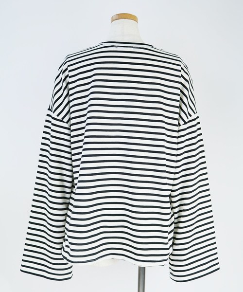 reca（レカ）の「ボリューム袖ボーダーカットソー（Tシャツ/カットソー・レディース・ブラック/ネイビー/グリーン/ボルドー/モカ/イエロー/ピンク/ダークベージュ/ライトグレー/カーキ・FREE）」の16枚目の写真