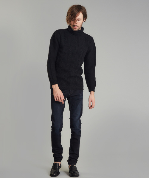 5351 POUR LES HOMMES(ゴーサンゴーイチプールオム)の「ルーガ タートルネックニット(ニット/セーター・メンズ・ブルー/ホワイト/ブラック/グレー/ワイン・44/46/48)」の14枚目の写真