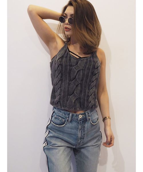 GYDA（ジェイダ）の「ケーブルブリーチニットキャミ（ニット/セーター・レディース・ブラック/ボルドー/ベージュ/ネイビー/オフホワイト・FREE）」の2枚目の写真