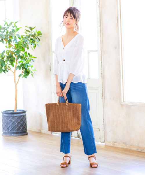 KOBE LETTUCE(コウベレタス)の「GOLDハンドルペーパーカゴバッグ(ハンドバッグ・レディース・アイボリー/ブラウン/ブラック・FREE)」の7枚目の写真