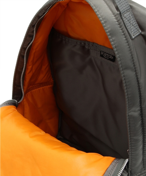 PORTER（ポーター）の「PORTER TANKER DAY PACK <B印 YOSHIDA SELECT>（バックパック/リュック・メンズ・ブラック系その他・ONE SIZE）」の5枚目の写真