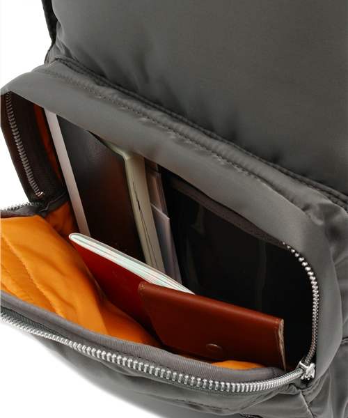 PORTER（ポーター）の「PORTER TANKER DAY PACK <B印 YOSHIDA SELECT>（バックパック/リュック・メンズ・ブラック系その他・ONE SIZE）」の7枚目の写真