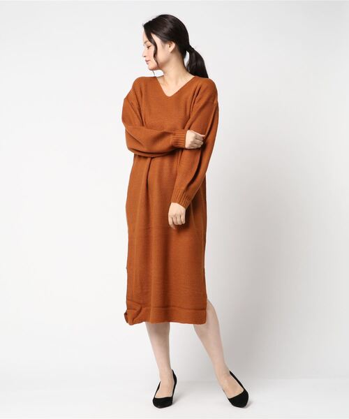 STYLEBLOCK(スタイルブロック)の「鹿の子編みサイドスリットバルキーニットワンピース(ワンピース・レディース・ブラック/オフホワイト/モカ/杢グレー/オレンジ系その他/ライトベージュ・M)」の6枚目の写真