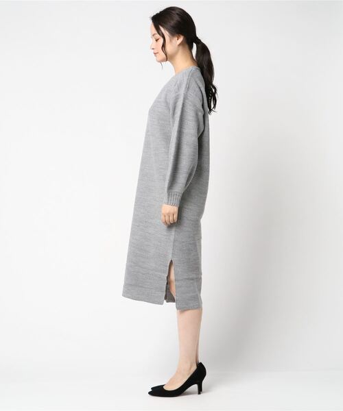 STYLEBLOCK(スタイルブロック)の「鹿の子編みサイドスリットバルキーニットワンピース(ワンピース・レディース・ブラック/オフホワイト/モカ/杢グレー/オレンジ系その他/ライトベージュ・M)」の7枚目の写真