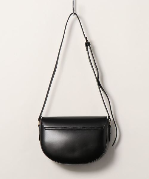 natural couture（ナチュラルクチュール）の「ハーフムーンフラップショルダー（ショルダーバッグ・レディース・ブラック/ベージュ/ピンク・FREE）」の10枚目の写真