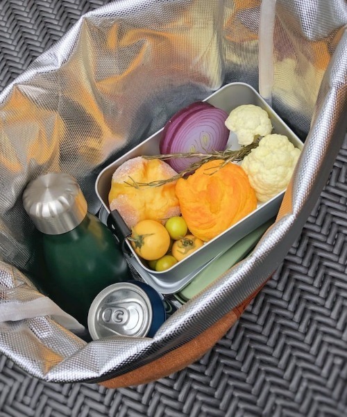 DULTON（ダルトン）の「WAX CANVAS LUNCH BAG/キャンバス生地 ランチバッグ（お弁当箱・メンズ・オリーブ/キャメル・FREE）」の11枚目の写真
