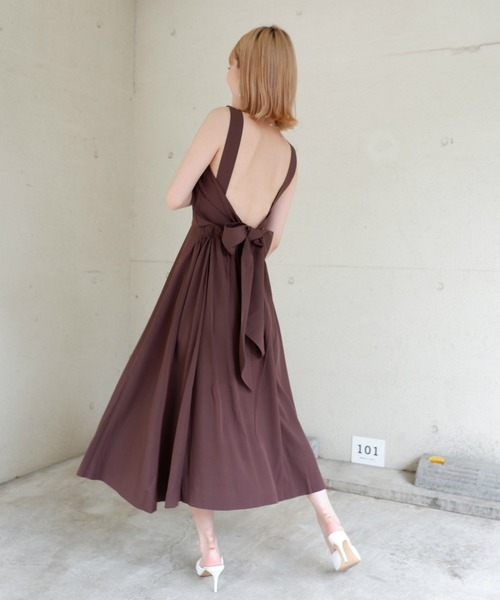 SPIRALGIRL（スパイラルガール）の「２ｗａｙバックリボンワンピース（ワンピース・レディース・ベージュ/ブラウン/カーキ・FREE）」の2枚目の写真