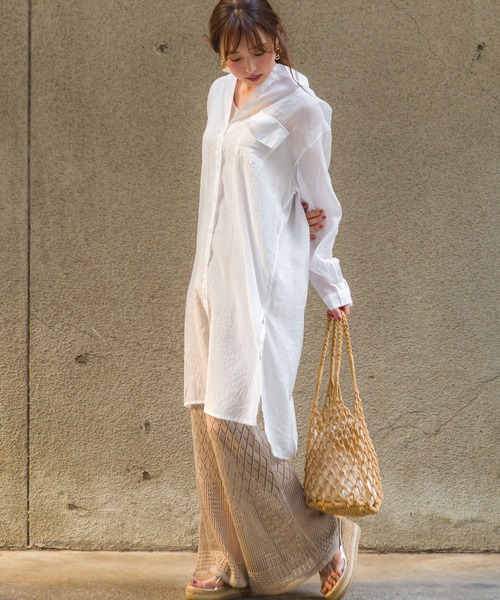 SpRay（スプレイ）の「【WEB限定】シア－サイドスリットロングシャツ（シャツ/ブラウス・レディース・ホワイト/ベージュ/グレー/イエロー・FREE）」の6枚目の写真